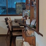 ビストロ ヴァン デリス - 店内 ... 落ち着いた空間