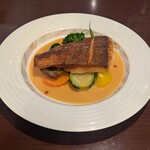 ビストロ ヴァン デリス - 真鯛のポアレ ... 皮がサクサクだしソースが美味しい~