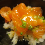 さ行 - 黄身醤油で食べる鮭丼