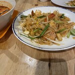 NANA SEAFOOD - パッタイ