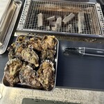 宮島からいちばん近い牡蠣小屋 - 