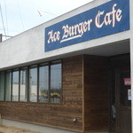 Ace Burger Cafe - シンプルな外観
