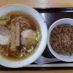 中華そば 弥太郎 - 中華そばと半肉味噌丼