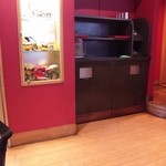 セガフレード・ザネッティ・エスプレッソ - 2階店内トイレ入り口には返却口とお水。