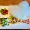 ピアット スズキ チンクエ - 前菜。お魚２品とハム、ポテサラなど。白い泡は醤油と出汁でできています。