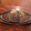 モンブラン 森下店 - ハンバーグ .. . 熱々の鉄板でグツグツいいながらケムリもくもくで出てきました