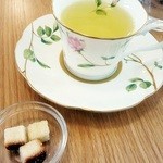 Natural cafe goen - オリーブ茶とラスク