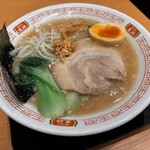 餃子の王将 - 料理写真:極王餃子の王将ラーメン 980円