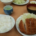 とんかつ山家 上野店 - ロースカツ定食大（900円）