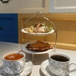 やっちゃんのキッチン - 料理写真:季節限定プリンたい焼きモーニング　650円