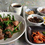 奥崎食堂 - レバニラ炒め定食600円