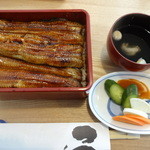 うなぎ亭 友栄 - 蓋を開けると・・・