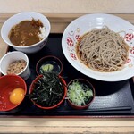 いろり庵きらく - 料理写真:冷しぶっかけそば、刻み海苔、たまご、納豆、ミニカレー