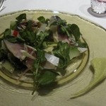 リストランテ ペガソ - 前菜：燻製された鯖とルッコラなどのお野菜。キューリのソースでいただきました。