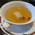 龍天門 - 冬瓜と枸杞の実を使ったスープ