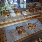 和みぱん　みのりや - 昼過ぎには結構売り切れて無くなるので注意