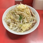 ラーメン二郎 - 料理写真:小ラーメン ニンニク、ヤサイマシ、カラメ ¥900-