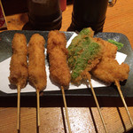 Gakinchi - 串カツ盛り合わせ(豚ロース、カジキ、鶏ササミ、ししとう、レンコン)