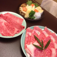 人形町今半 本店 - すき焼きランチ。右が上肉、山形産。普通のランチは群馬県産。