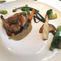 メイ - ウズラと手長海老のクルピネット包み焼き