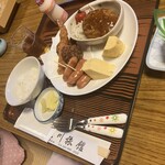 天然料理 亀川旅館 - お子様ランチ、ウインナーと唐揚げ、海老フライ、卵焼き