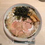 らー麺 鉄山靠 - 燕三条風 背脂煮干しラーメン 1,200円