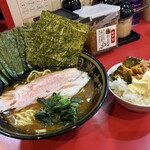 横濱家系ラーメン 野中家 - ラーメン並＋海苔＋ライス