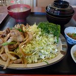 緑屋食堂 - にんにく焼き定食