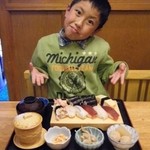 玄海寿司 - ランチはーふにぎり＋セット（900円）