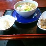 けさら - うわっ！ラーメンにレモン？しかしこれが正解！