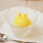 サンク・オ・ピエ - サンク・オ・ピエ14周年記念コース(12000円・外税)のアヴァンデセール パッションフルーツのソルベ