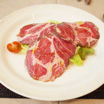 サンク・オ・ピエ - サンク・オ・ピエ14周年記念コース(12000円・外税)のピエール・オテイザ氏の純血バスク豚の自家製スモークハム サラダ添え