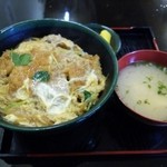 どんぶりや - カツ丼  チョッとボケてます