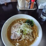RAMEN Bee - 料理写真:味噌ラーメン