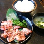 皇楽苑 - カルビ定食