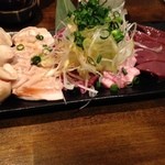 豚小家 - もつ刺し五点盛り