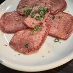 炭火焼肉 牛族 - 