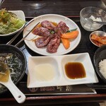炭火焼肉 牛族 - 