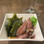 ワインカフェ サルト - お通し　福井県産ホタルイカ、天草の一番採れワカメ