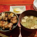 炭火やきとり　吟 - ミニ焼き鳥丼　650円