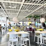 IKEAレストラン - 広いカフェテリア①