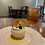 salon de the Tea shot - 紅茶ムースのケーキとアイスティ