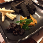 涿屋 - パルミジャーノチーズ･烏賊墨パン･ドライフルーツ