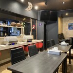 MR CHILLI RESTAURANT AND BAR - 内観