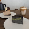MITATE CAFE - くるみラムあんこチーズケーキ(あんバタートッピング)、黒ごまずんだチーズケーキ、アイスカフェラテ