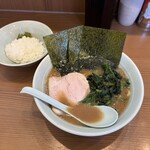 横浜家系ラーメン 武蔵家 秋津店 - 