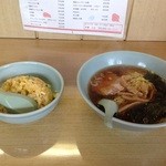 丸福 - ラーメンと半チャーハン