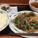 日高屋 - ニラレバ炒め定食、650円