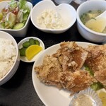 牡丹園 - からあげ定食 1265円