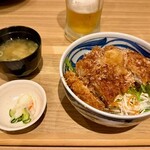 かすみ亭 - 醤油かつ丼　1000円